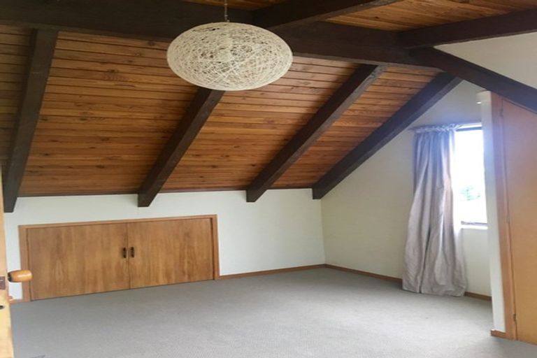 Photo of property in 1/11 Taipari Road, Te Atatu Peninsula, Auckland, 0610