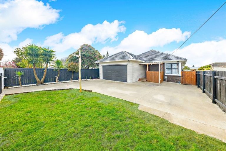 Photo of property in 5 Lloyd Avenue, Papatoetoe, Auckland, 2025