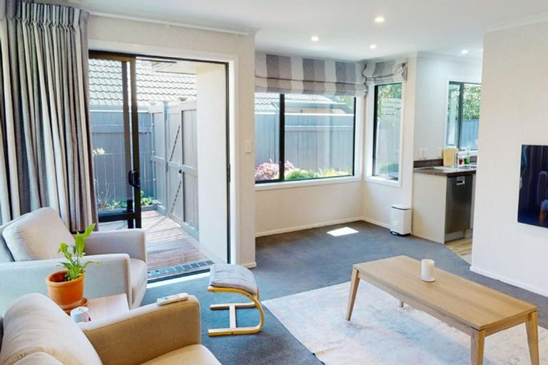 Photo of property in 18a Surrey Crescent, Hokowhitu, Palmerston North, 4410