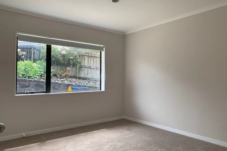 Photo of property in 1 San Carlo Court, Henderson, Auckland, 0612