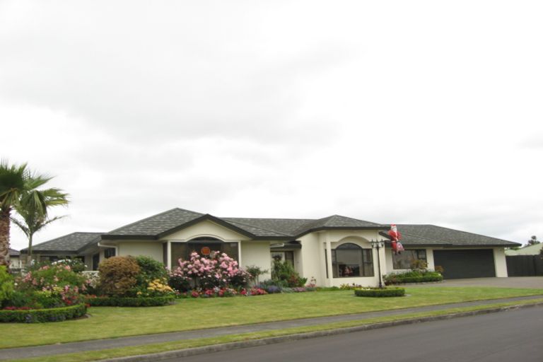 Photo of property in 1 Cloverlea Place, Pukekohe, 2120