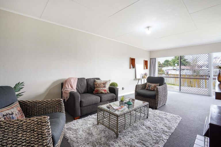 Photo of property in 8 Hendon Place, West End, Palmerston North, 4412
