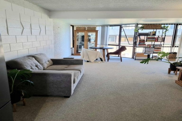 Photo of property in 40 Maunganui Road, Mount Maunganui, 3116