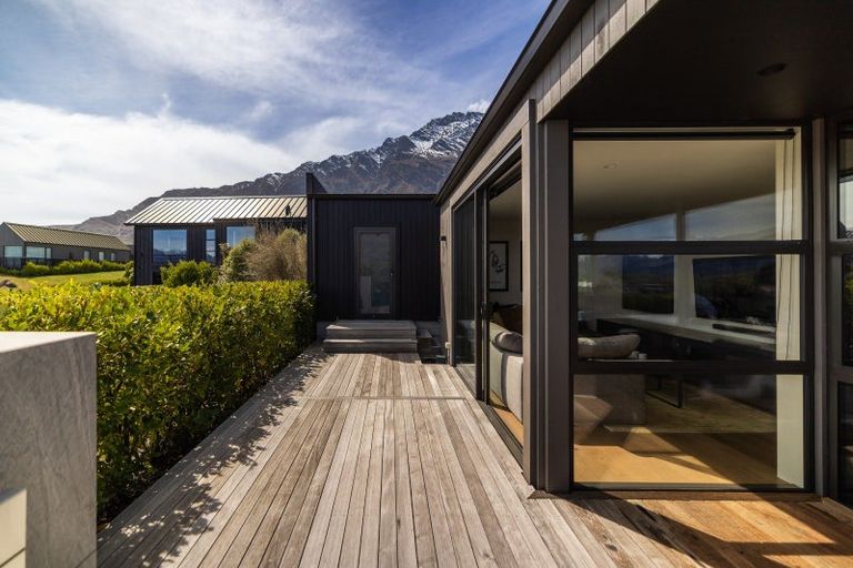 Photo of property in 17 Falconer Rise, Jacks Point, Queenstown, 9371
