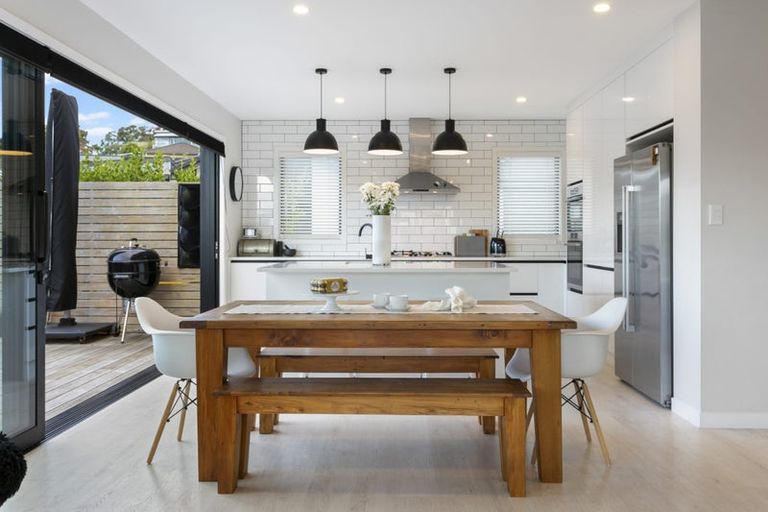 Photo of property in 7 Nerehana Place, Red Beach, 0932