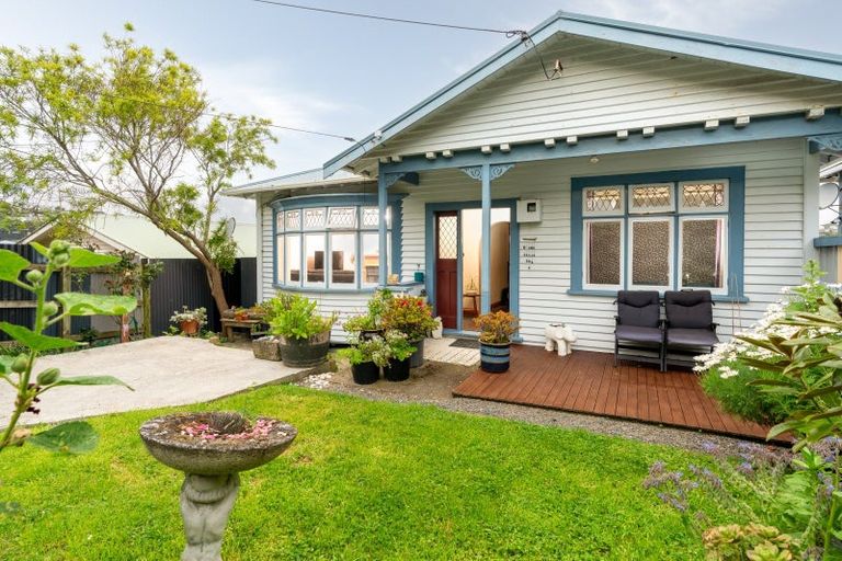 Photo of property in 62 Maupuia Road, Maupuia, Wellington, 6022