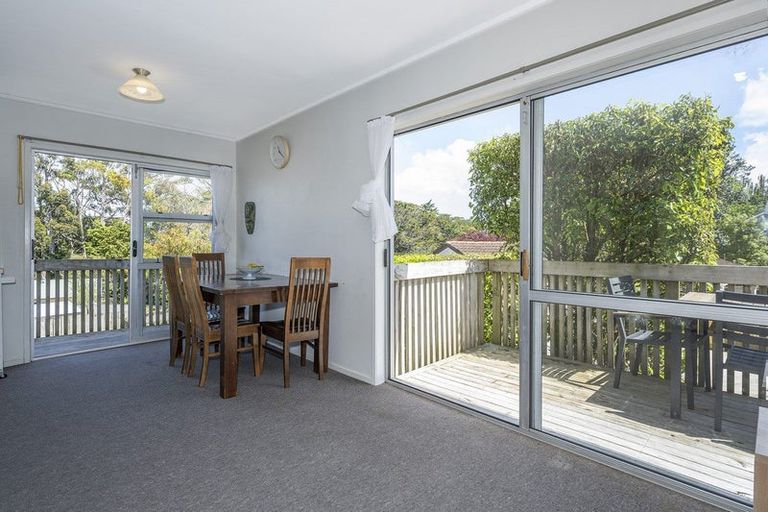 Photo of property in 23 Luckens Road, West Harbour, Auckland, 0618