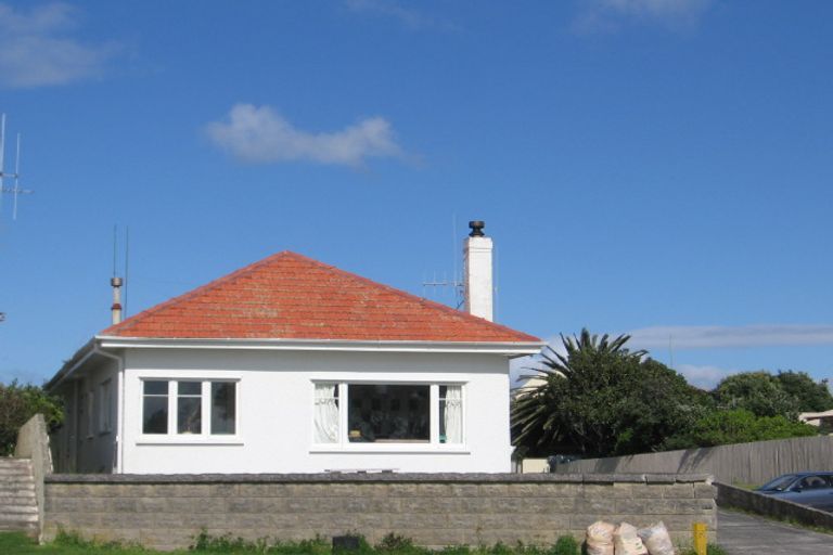 Photo of property in 62 Marine Parade, Mount Maunganui, 3116