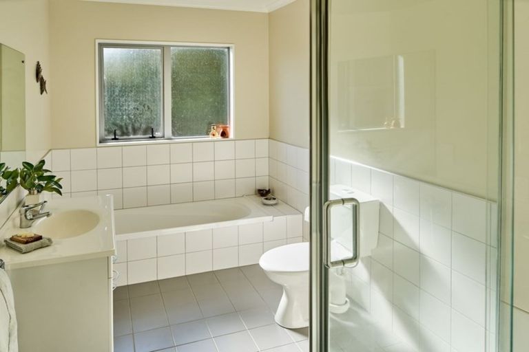 Photo of property in 18 Leeward Drive, Whitby, Porirua, 5024