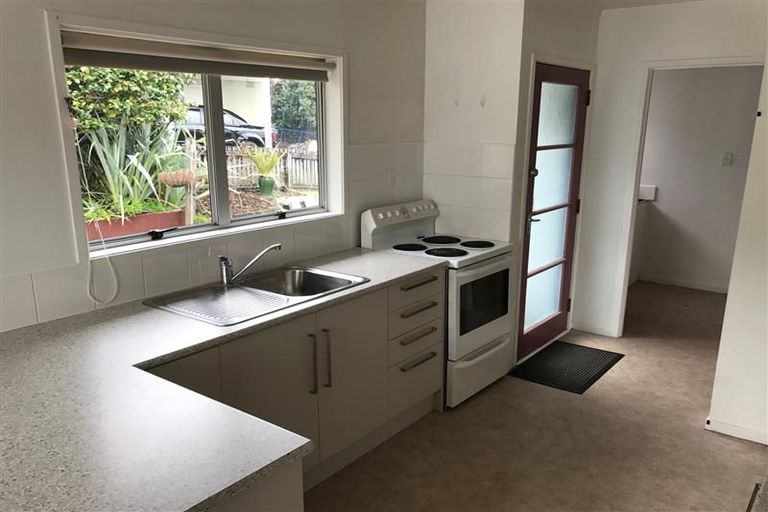 Photo of property in 3 Jarrah Place, Massey, Auckland, 0614