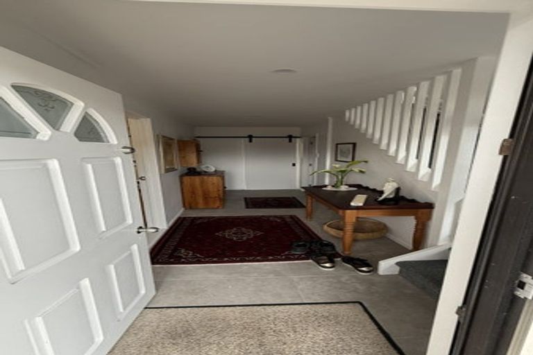 Photo of property in 2/15 Louise Place, Browns Bay, Auckland, 0630