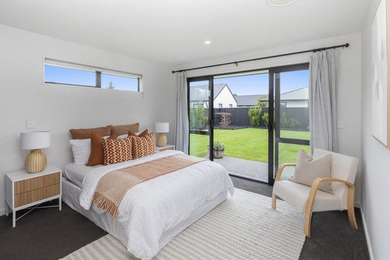 Photo of property in 11 Saint James Place, Rangiora, 7400