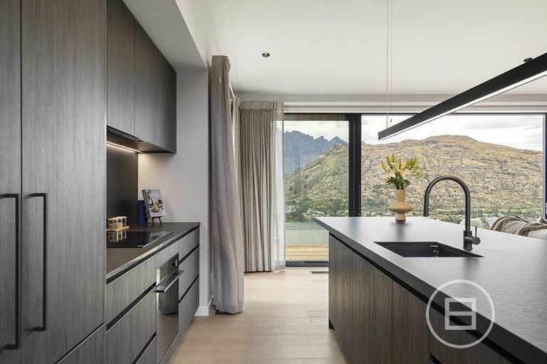 Photo of property in 86 Middleton Road, Queenstown Hill, Queenstown, 9300