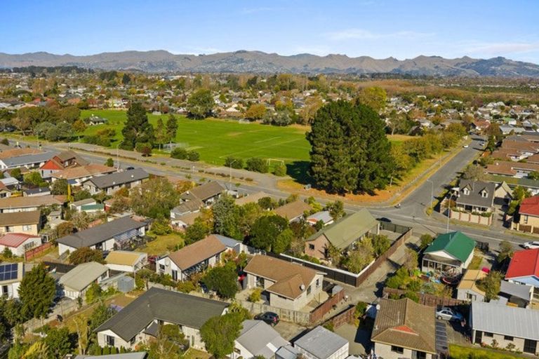 Photo of property in 1/102a Queenspark Drive, Parklands, Christchurch, 8083