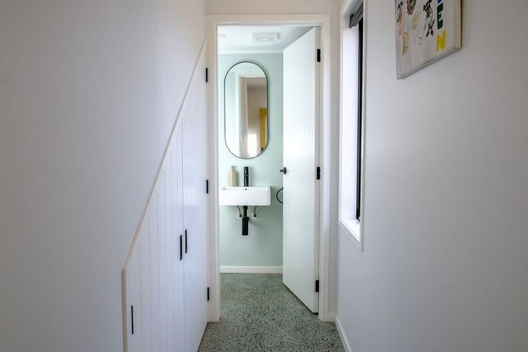 Photo of property in 1/90 Gloria Avenue, Te Atatu Peninsula, Auckland, 0610