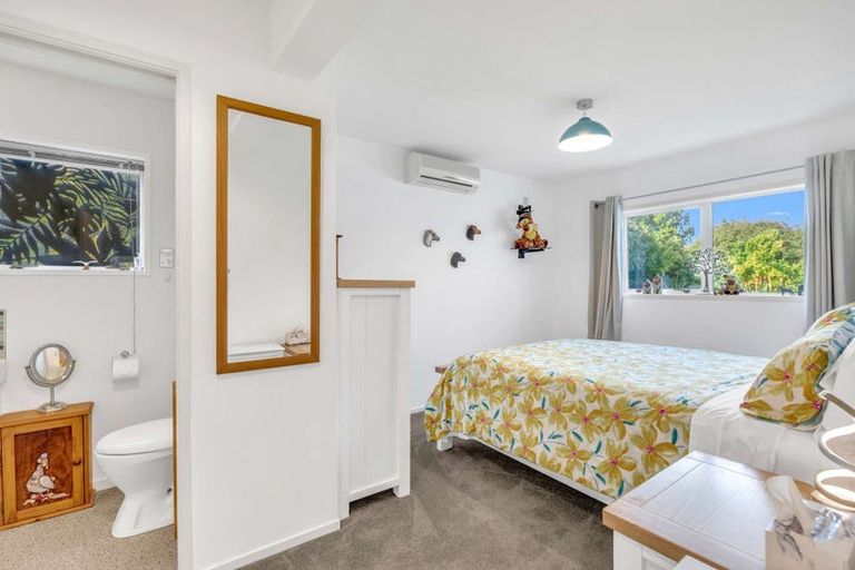 Photo of property in 44 Grand Vue Road, Kawaha Point, Rotorua, 3010