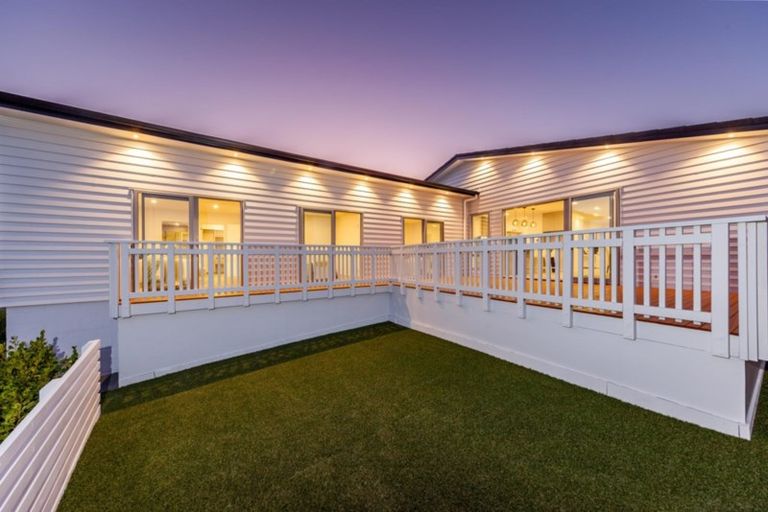 Photo of property in 155 Godfrey Drive, Orewa, 0931