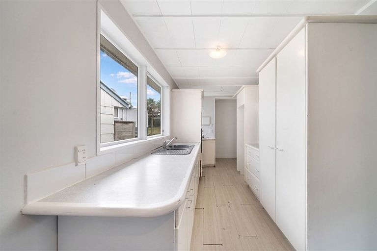 Photo of property in 22 Karaka Street, Helensville, 0800