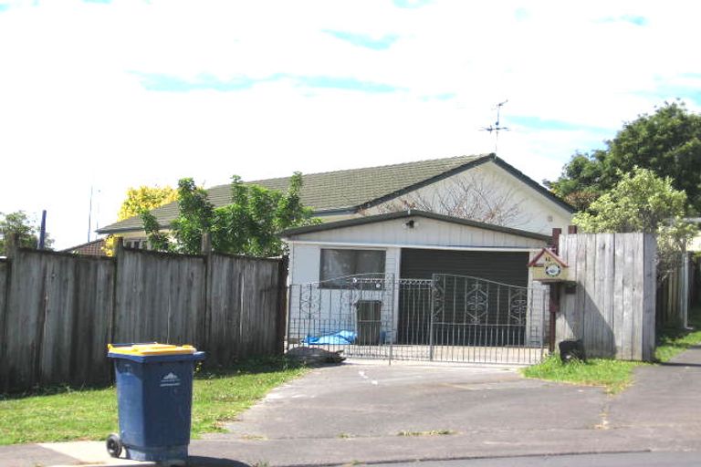 Photo of property in 12 Sabana Place, Unsworth Heights, Auckland, 0632