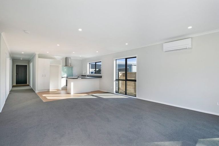 Photo of property in 24 Koru Loop, Paraparaumu, 5032