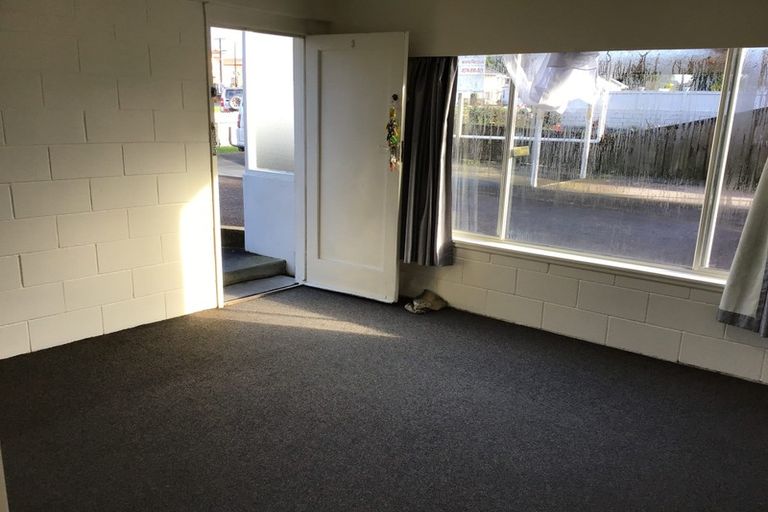 Photo of property in 2 Gorrie Road, Regent, Whangarei, 0112