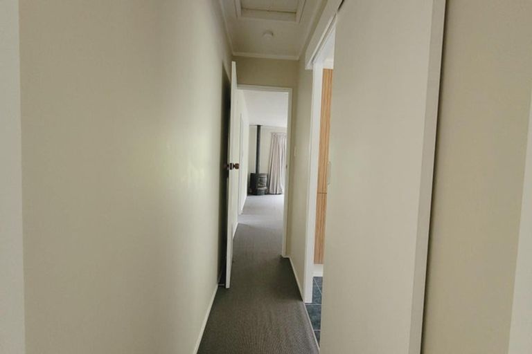 Photo of property in 1-2 Seagull Place, Whitby, Porirua, 5024