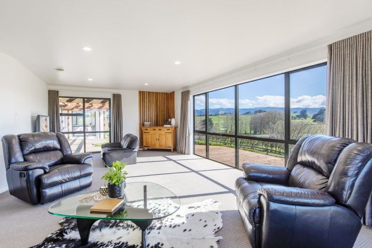 Photo of property in 14 Centre Road, Matamau, Dannevirke, 4977