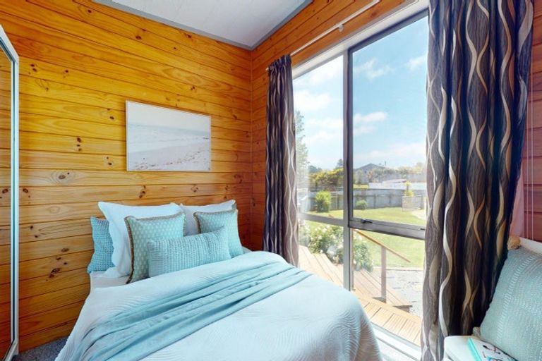 Photo of property in 11 Ramona Avenue, Waitarere Beach, Levin, 5510