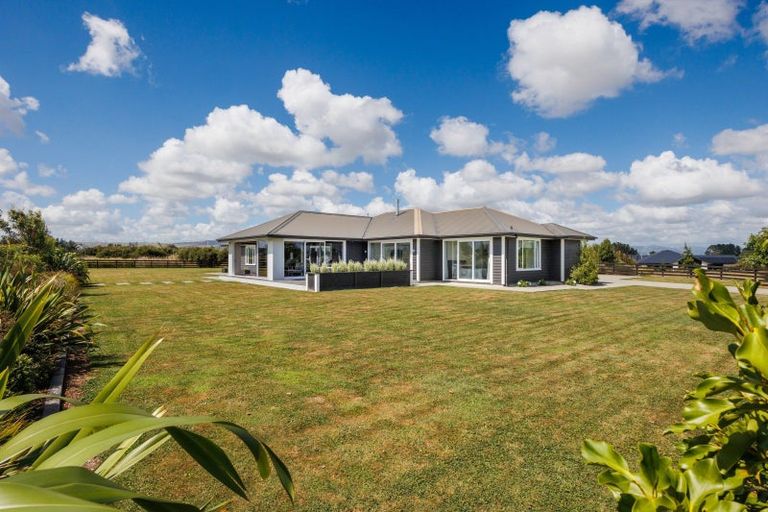 Photo of property in 33 Hartwell Drive, Kelvin Grove, Palmerston North, 4470