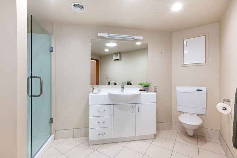 Photo of property in 28 Molyneux Close, Whitby, Porirua, 5024