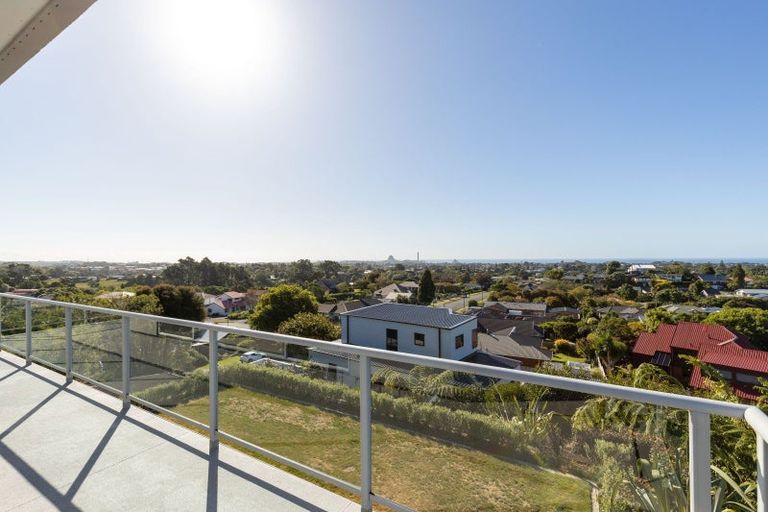 Photo of property in 33 Veale Road, Frankleigh Park, New Plymouth, 4371