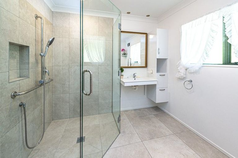 Photo of property in 3 Georgetti Road, Bastia Hill, Whanganui, 4500