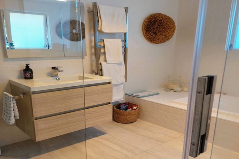 Photo of property in 27 Hona Street, Waikanae Beach, Waikanae, 5036