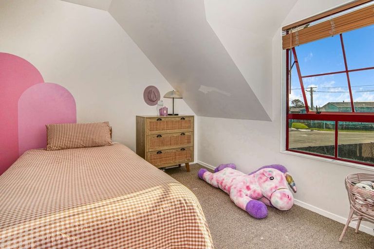 Photo of property in 1 Derby Street, Westport, 7825