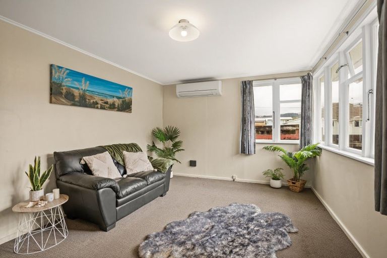 Photo of property in 5 Kowhai Street, Naenae, Lower Hutt, 5011