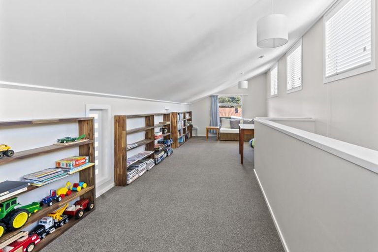 Photo of property in 6 Kent Avenue, Waitarere Beach, Levin, 5510