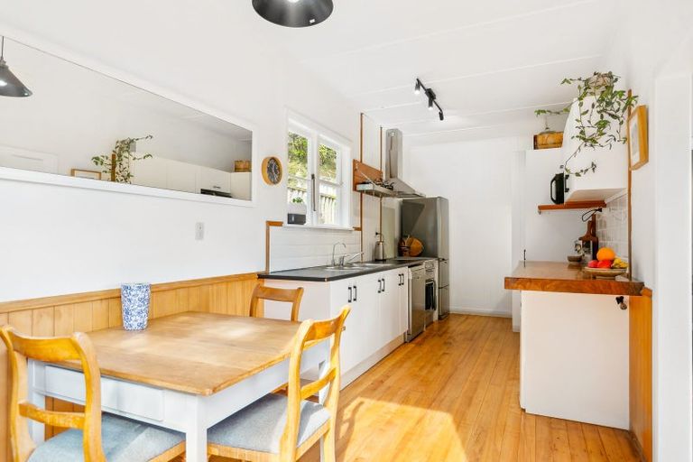 Photo of property in 22 Tannadyce Street, Strathmore Park, Wellington, 6022