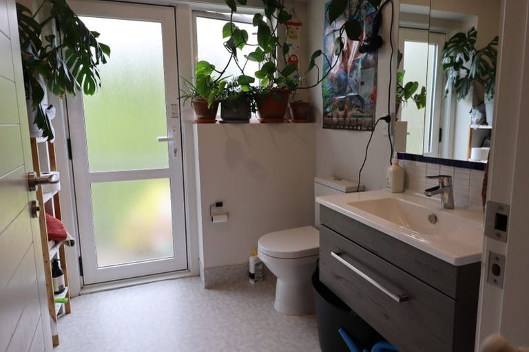 Photo of property in Fountain Court, 11/48u Oriental Parade, Oriental Bay, Wellington, 6011