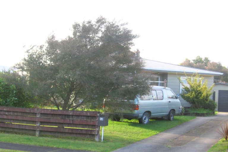 Photo of property in 54 Oakfield Crescent, Pukete, Hamilton, 3200