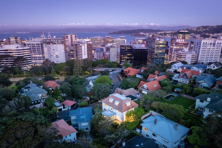 Photo of property in 9 Easdale Street, Kelburn, Wellington, 6012