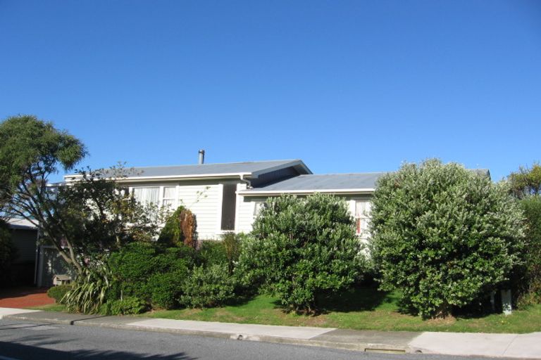 Photo of property in 43 Truscott Avenue, Johnsonville, Wellington, 6037