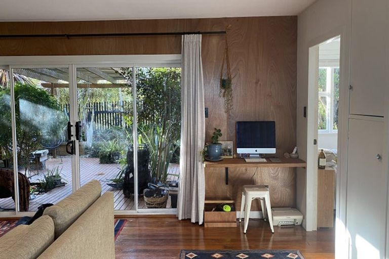 Photo of property in 41 Karaka Street, Helensville, 0800