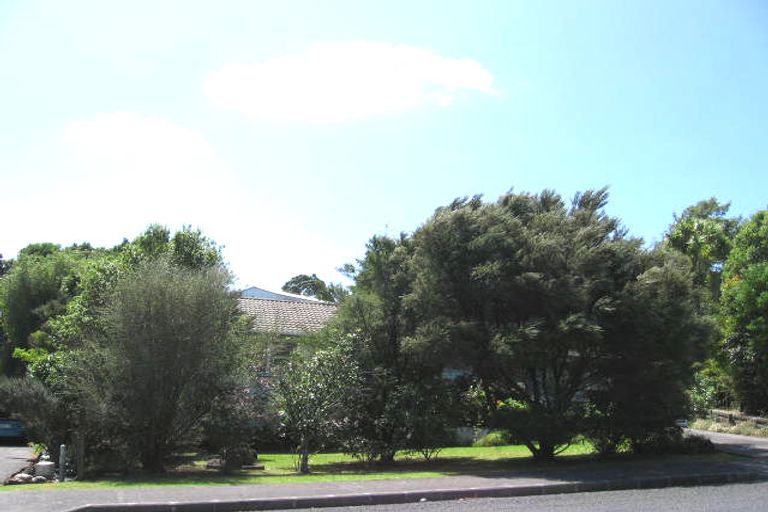 Photo of property in 23 Stott Avenue, Birkdale, Auckland, 0626