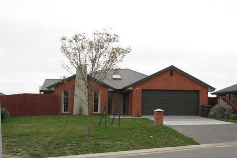Photo of property in 6 Markham Way, Rolleston, 7614