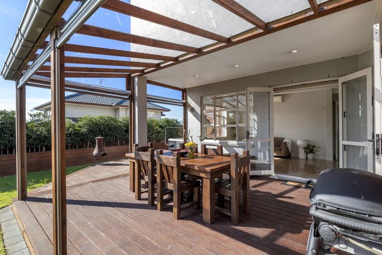 Photo of property in 4 Laurel Oak Drive, Schnapper Rock, Auckland, 0632