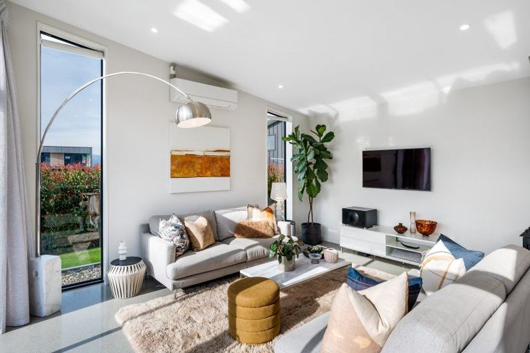 Photo of property in 5 Mcdonald Street, Wanaka, 9305