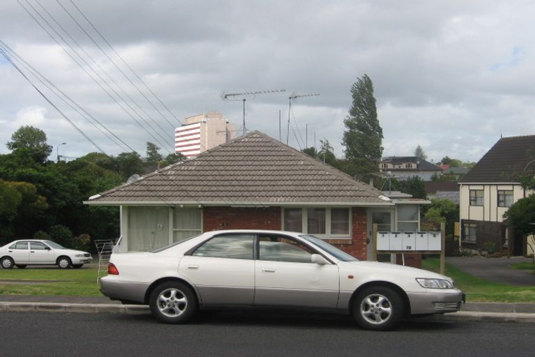 Photo of property in 1/10 Nile Road, Milford, Auckland, 0620