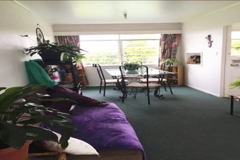 Photo of property in 31 Luckens Road, West Harbour, Auckland, 0618