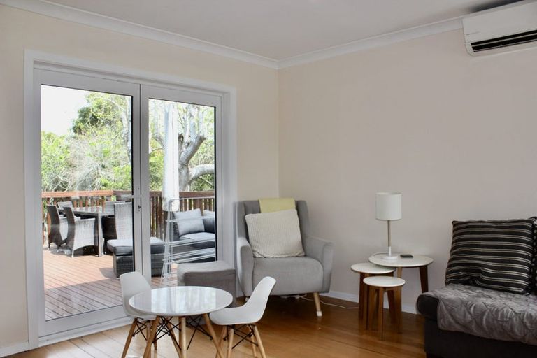 Photo of property in 56 Taipari Road, Te Atatu Peninsula, Auckland, 0610