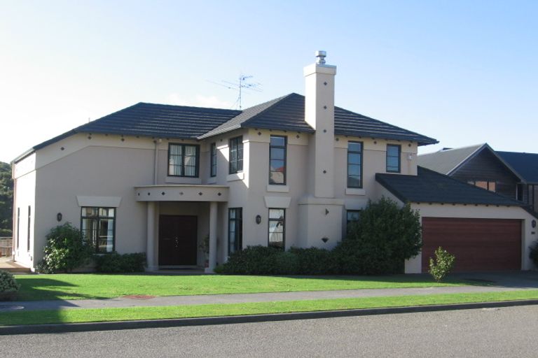 Photo of property in 14 Amesbury Drive, Churton Park, Wellington, 6037